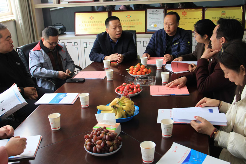 三門(mén)峽市陜州區(qū)水利局張局長(zhǎng)，自來(lái)水公司趙總經(jīng)理等人蒞臨陜西甘霖實(shí)業(yè)公司考察指導(dǎo)工作