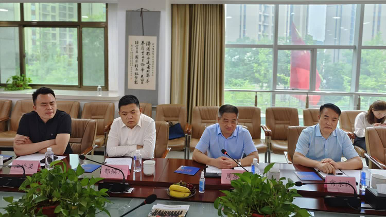 周德林一行拜訪西安市商洛商會(huì)和盤(pán)龍藥業(yè)集團(tuán)主要領(lǐng)導(dǎo)