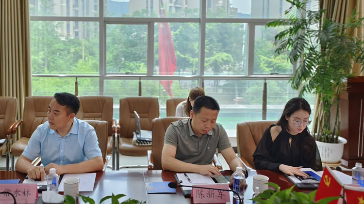 周德林一行拜訪西安市商洛商會(huì)和盤(pán)龍藥業(yè)集團(tuán)主要領(lǐng)導(dǎo)