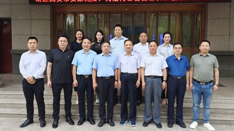周德林一行拜訪西安市商洛商會(huì)和盤(pán)龍藥業(yè)集團(tuán)主要領(lǐng)導(dǎo)